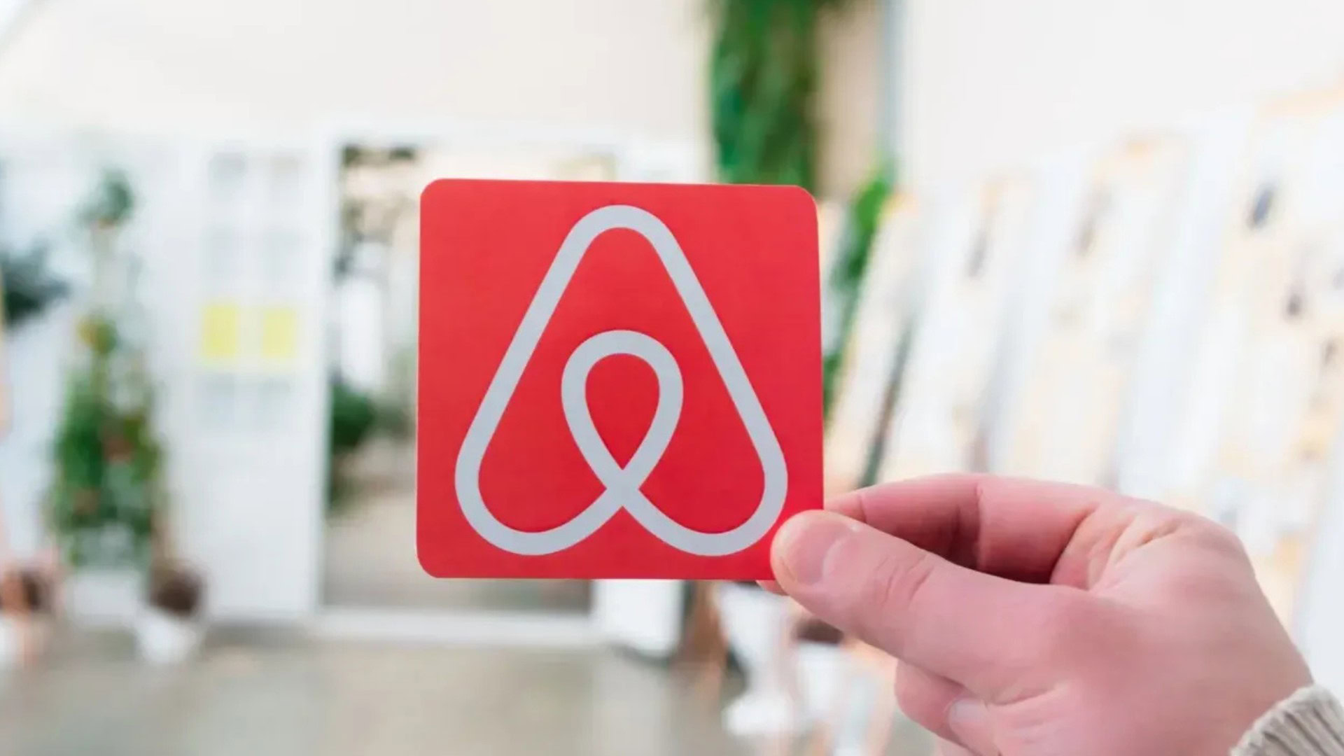 Airbnb, arriva la ricerca AI: descrivi a voce la casa ideale