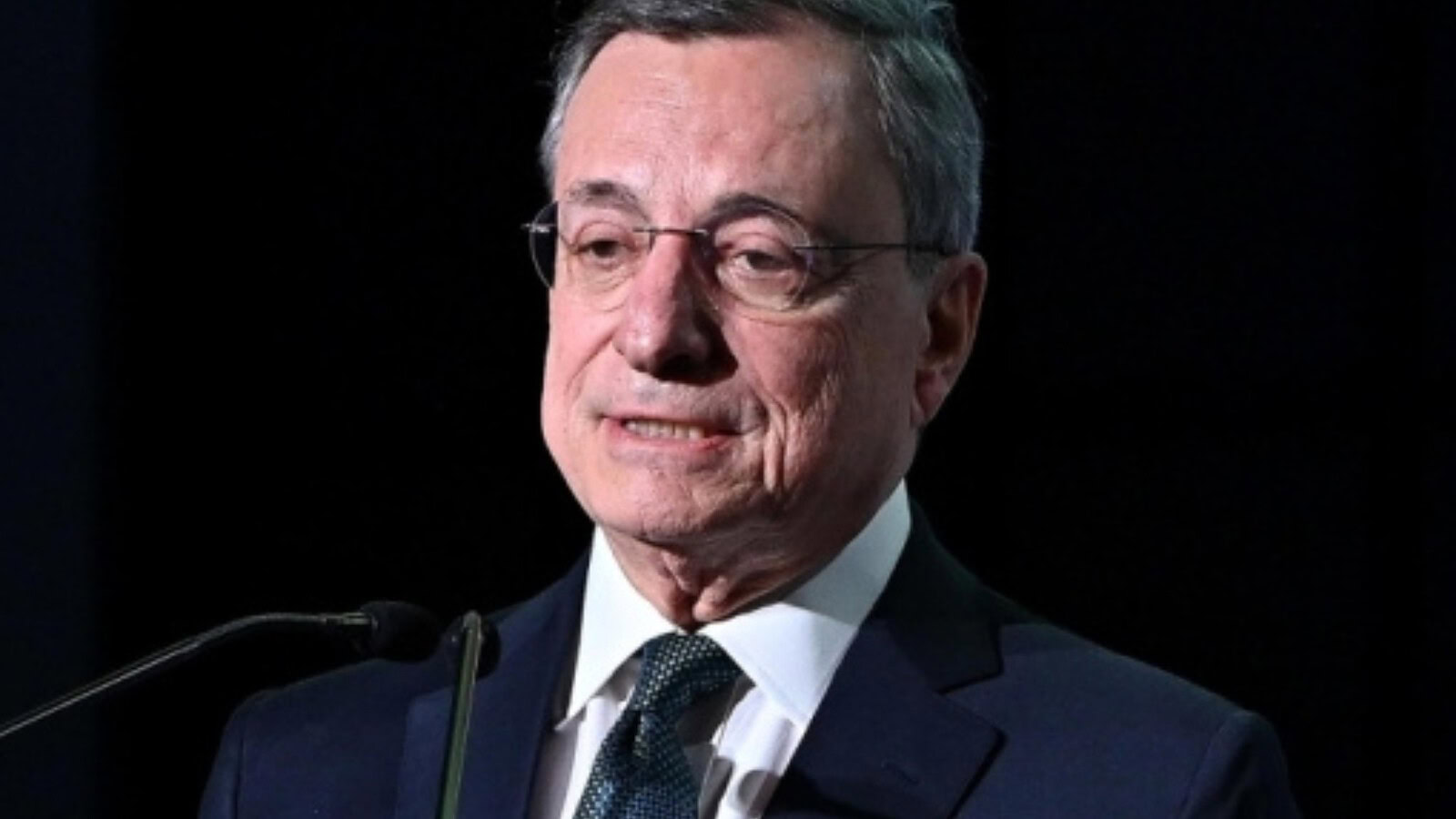 Mario Draghi: 100 miliardi Ue per l'intelligenza artificiale