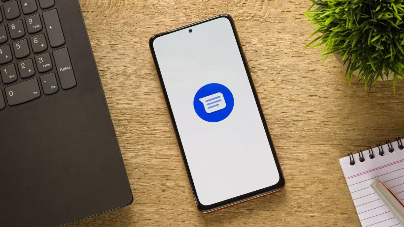 Google Messaggi cambia menu e arriva la copia parziale del testo