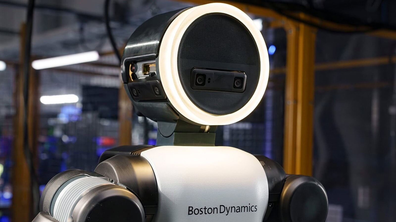 Atlas di Boston Dynamics impugna trapani e saldatori con 4 dita