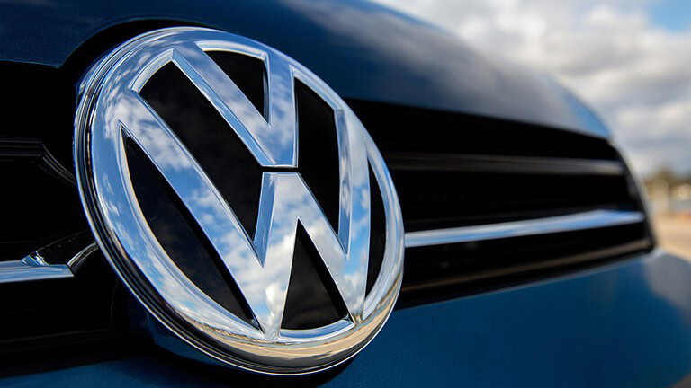 Volkswagen disdice i contratti aziendali, scontro con IG Metall