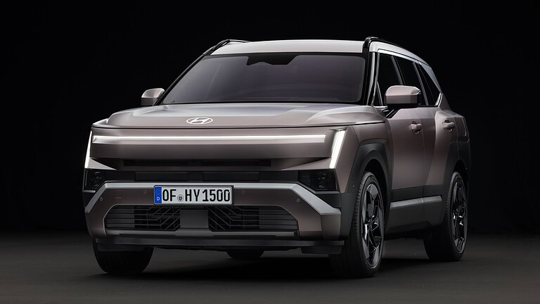Hyundai Nuova TUCSON: Art of Steel e HEV Stay Mode inedito