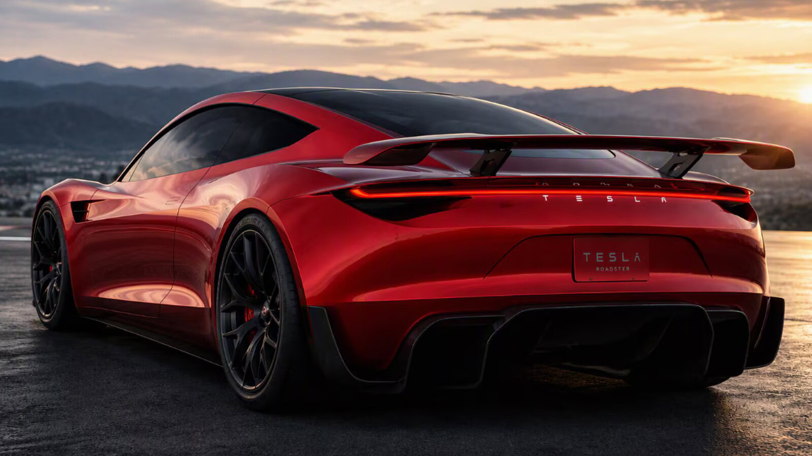 Tesla Roadster slitta al 15 ottobre, il meteo blocca il test