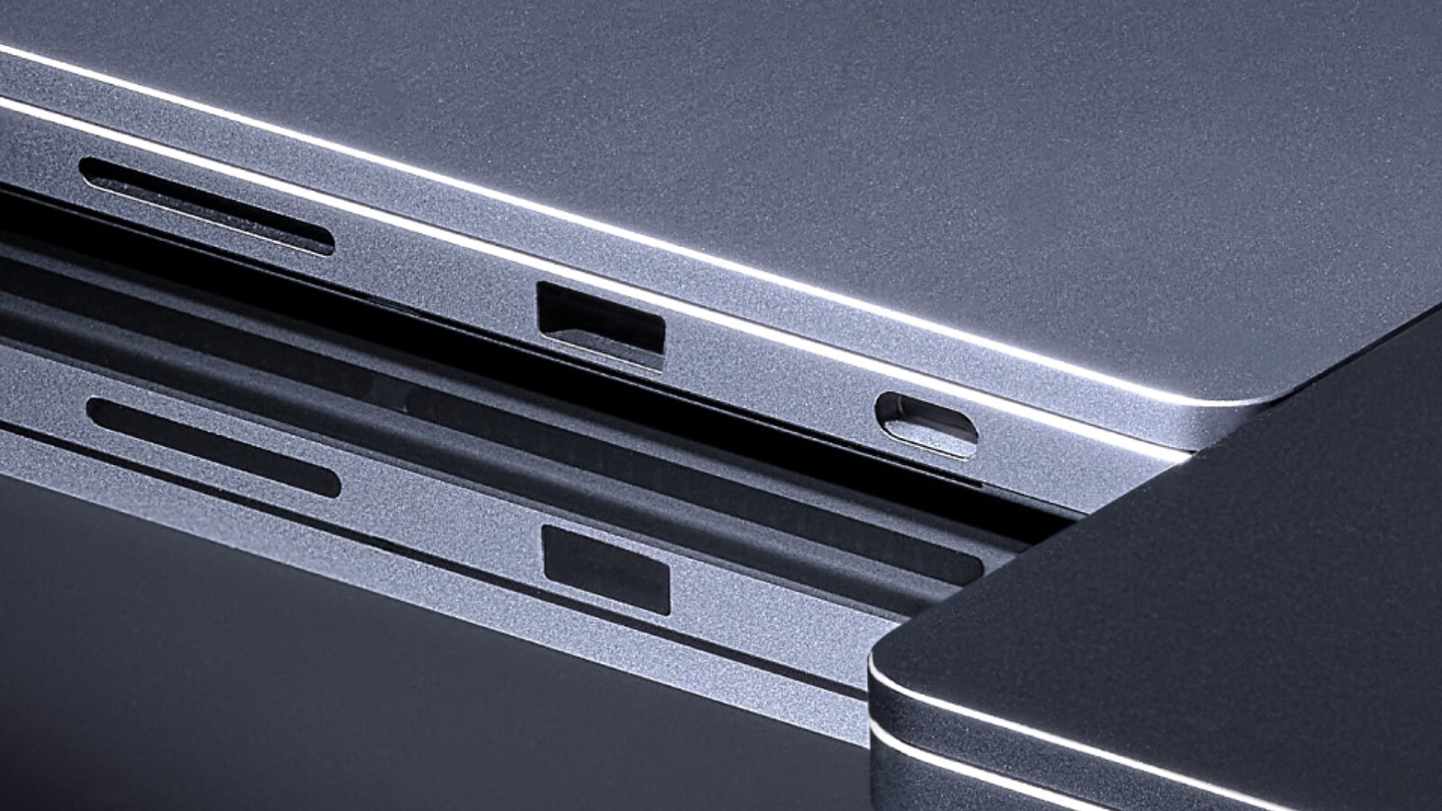 Surface Laptop Ultra: RTX Spark e display mini LED da 2.000 nit