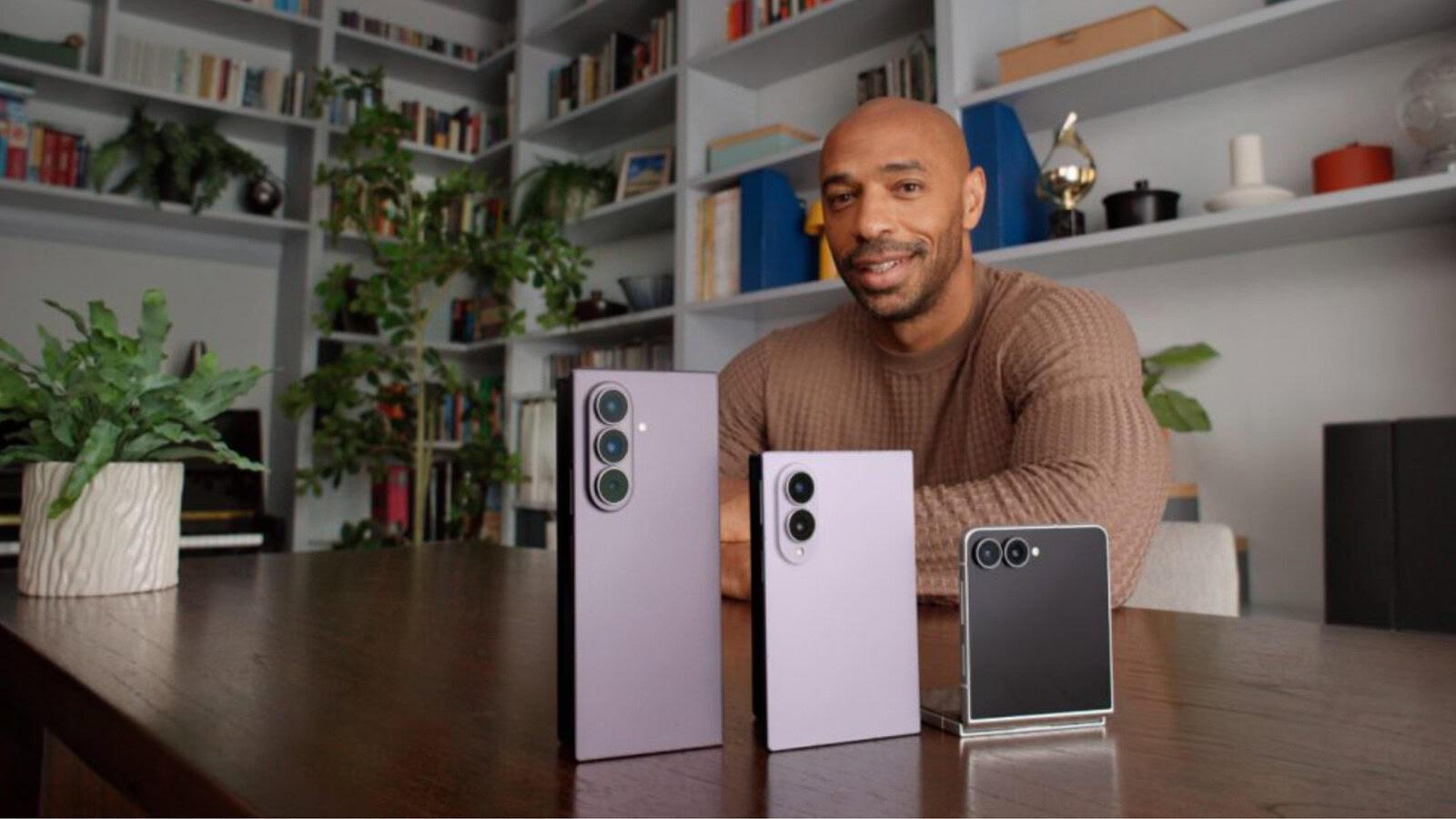Samsung e Thierry Henry raccontano i Galaxy Z nella nuova campagna europea