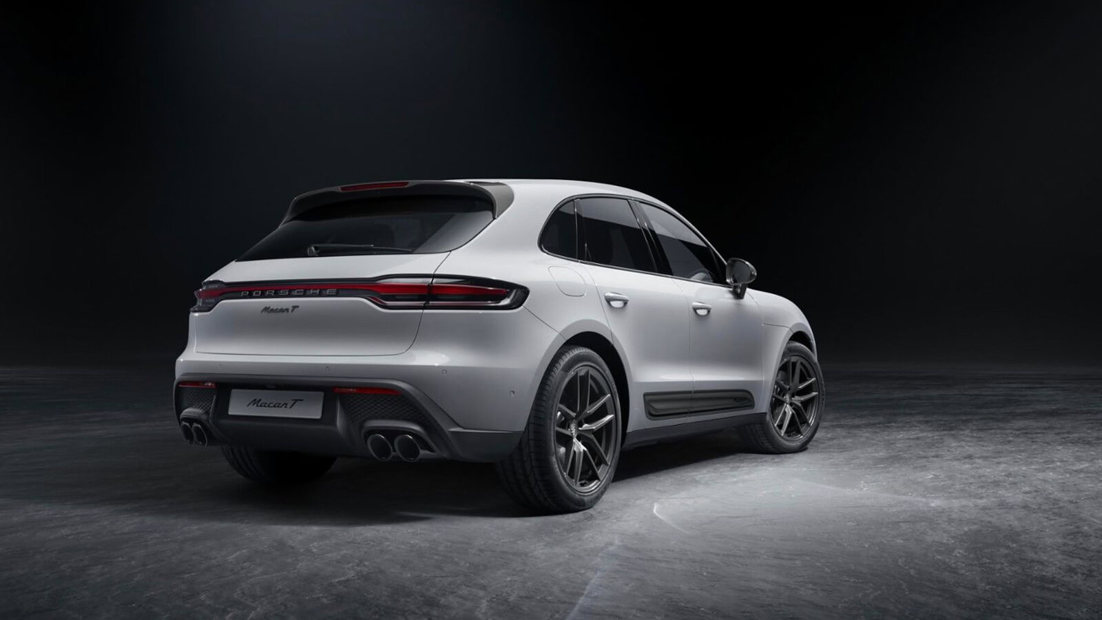 Porsche Macan a benzina in strada travestita da Audi Q5