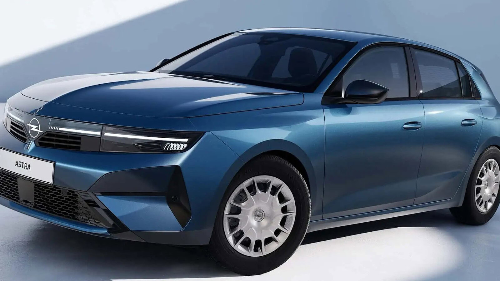 Opel Astra Start: la versione più economica parte da 32.800 euro