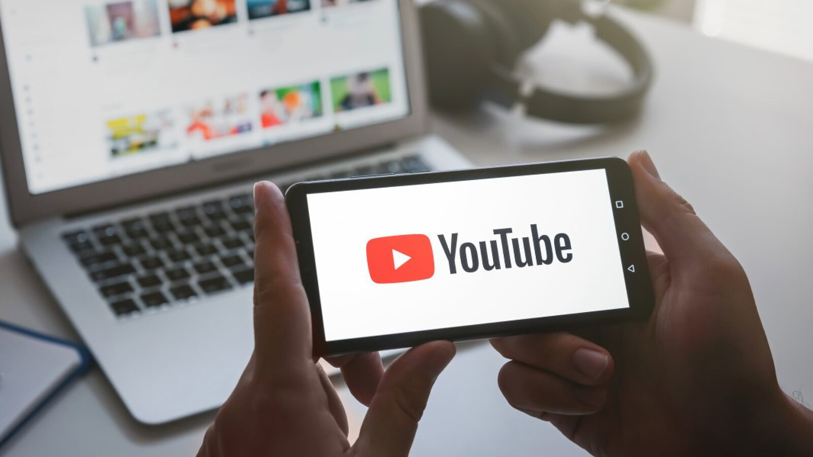 YouTube porta le GIF nei commenti di video e Short, ma divide