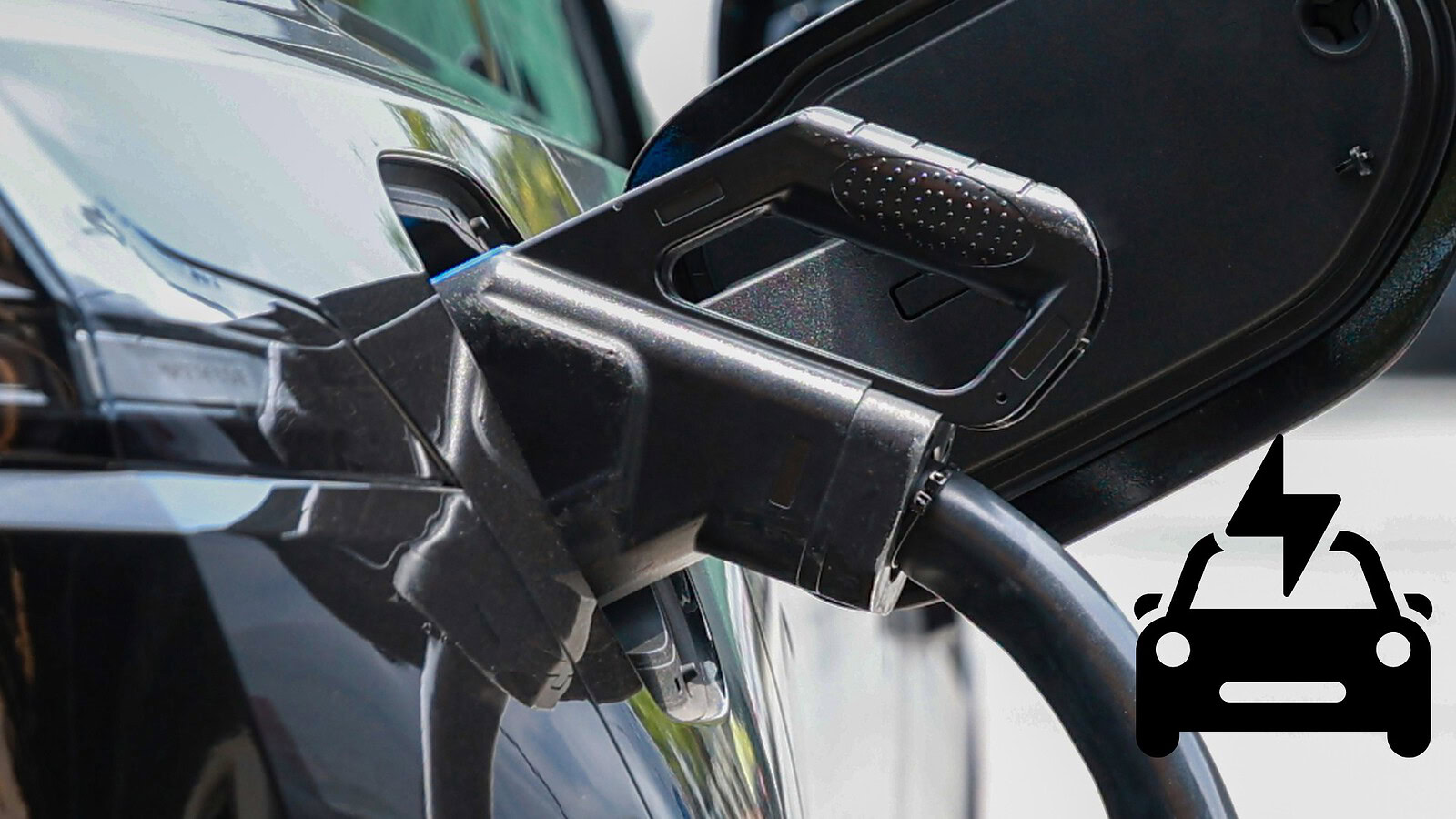 Auto ibride cinesi, tetto UE a 350.000: due letture opposte