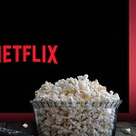 Netflix rallenta: abbandoni in crescita e YouTube ruba tempo