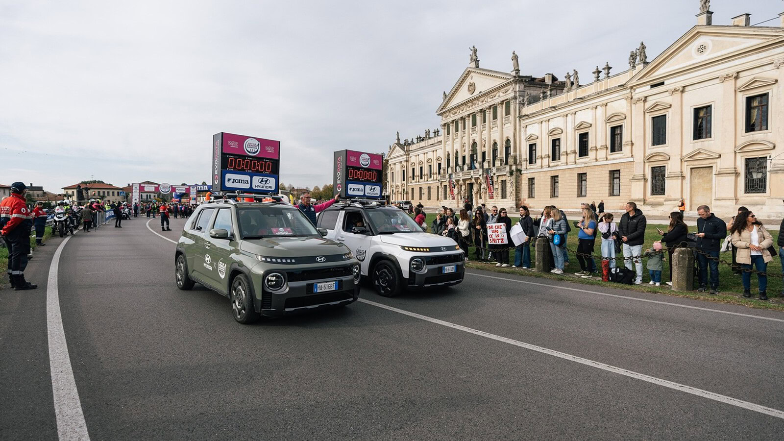 Hyundai alla Venicemarathon 2026 con auto elettriche ed esperienze