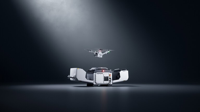 DJI Dock 4 cambia le operazioni con droni: batteria in 25 secondi