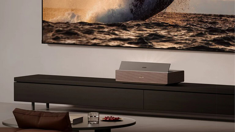 XGIMI Aura 3 Pro e Max: proiettori laser fino a 5.700 lumen