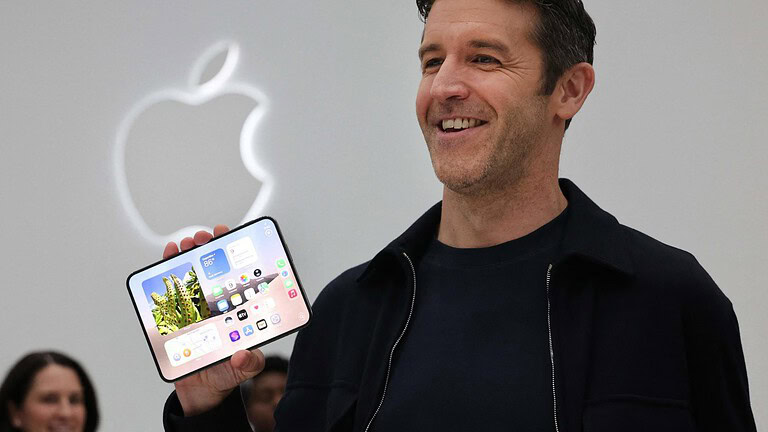 iPhone Duo, negli Apple Store il tuo nome comparirà all'avvio