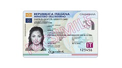 Carta d’identità elettronica: chip NFC rimosso col trapano
