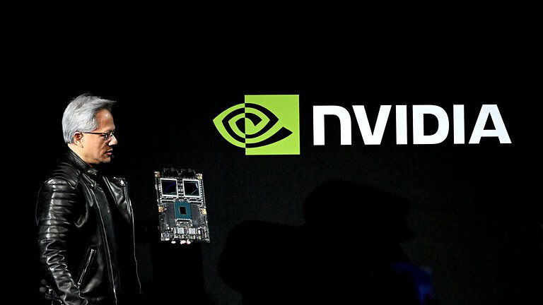Nvidia, un abbonamento annuale per ogni GPU: il piano di Huang