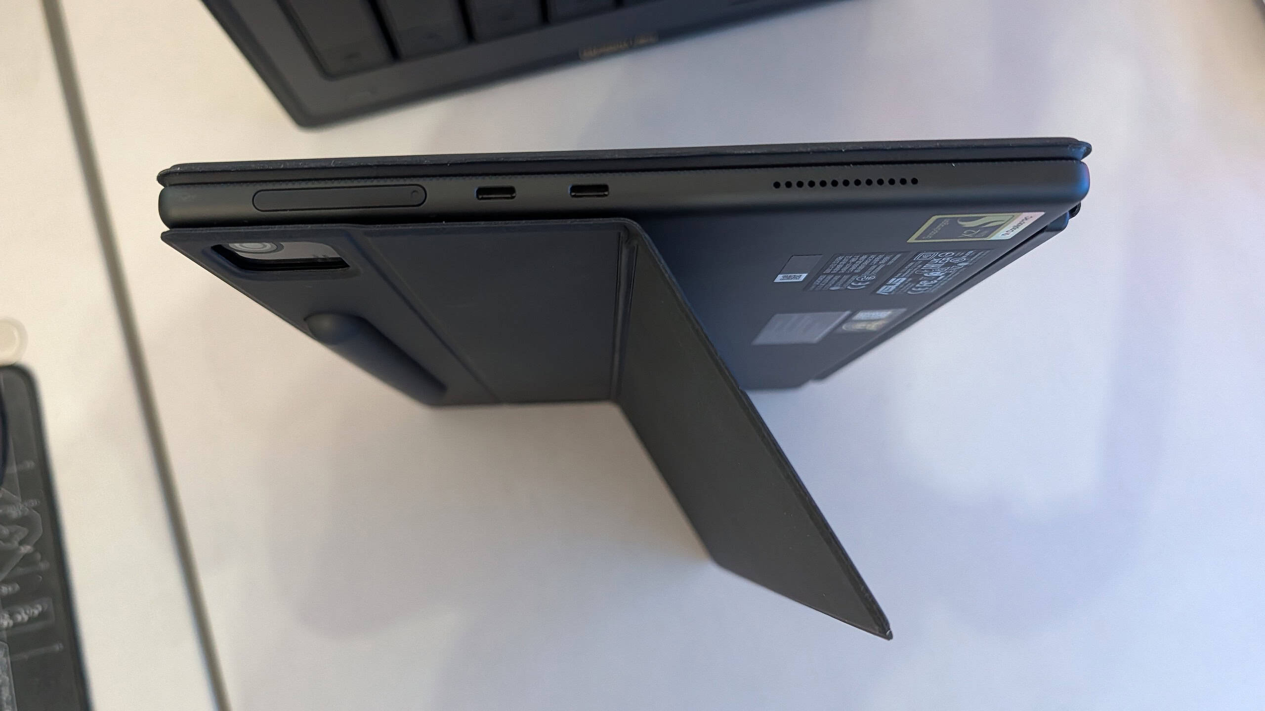 ASUS ProArt PZ14 - utilizzo ASUS ProArt PZ14 - utilizzo