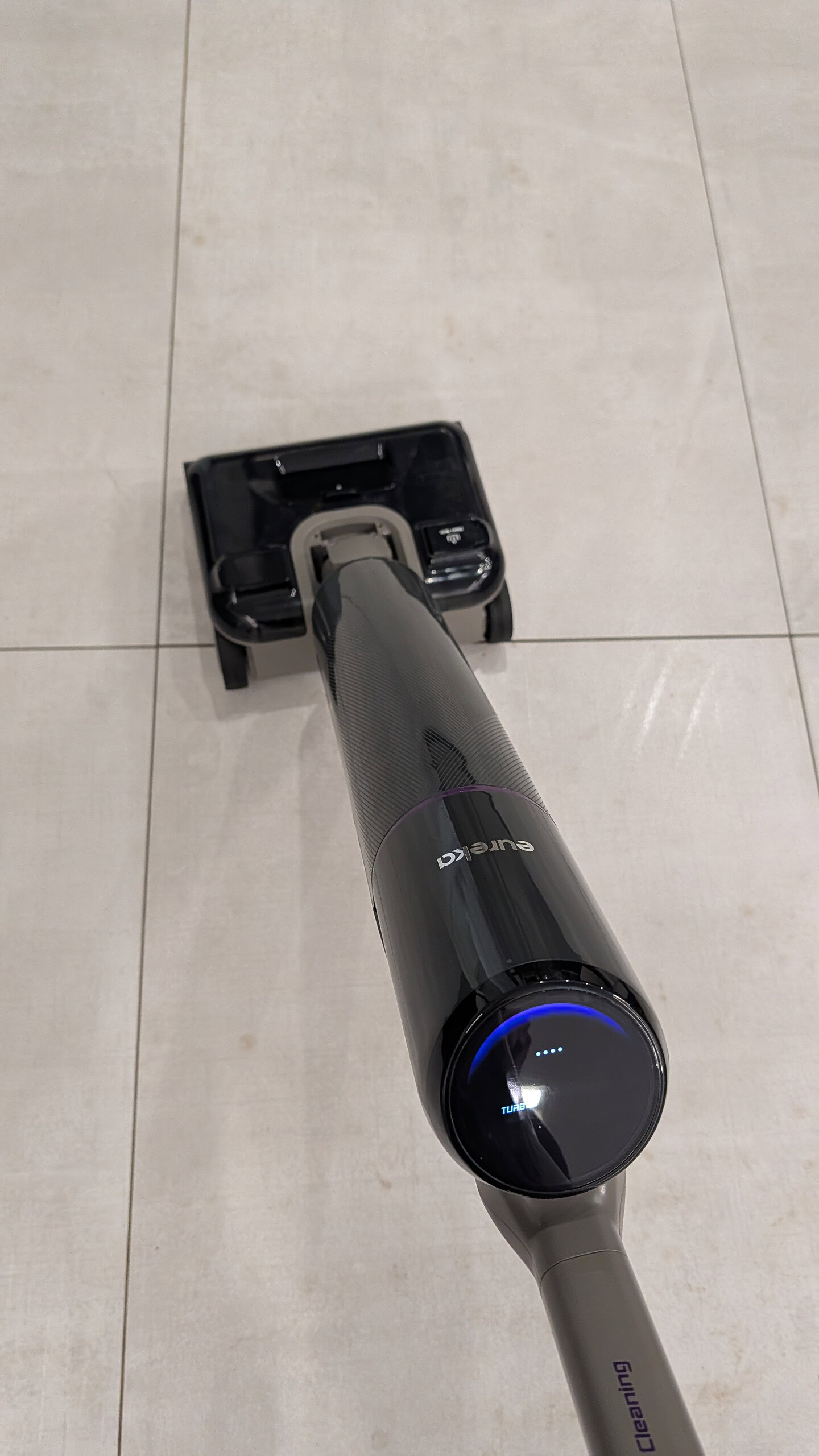 EUREKA FloorShine 830 - design EUREKA FloorShine 830 - design