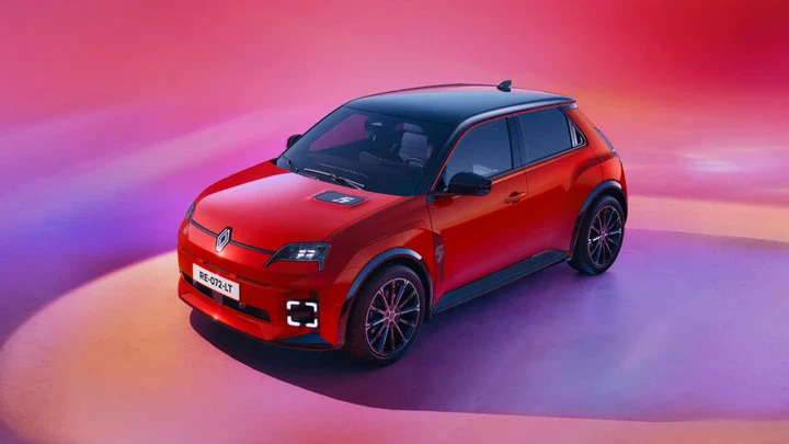 Renault 5 E-Tech Electric Renault 5 E-Tech Electric: più autonomia e prezzo da 24.950 euro