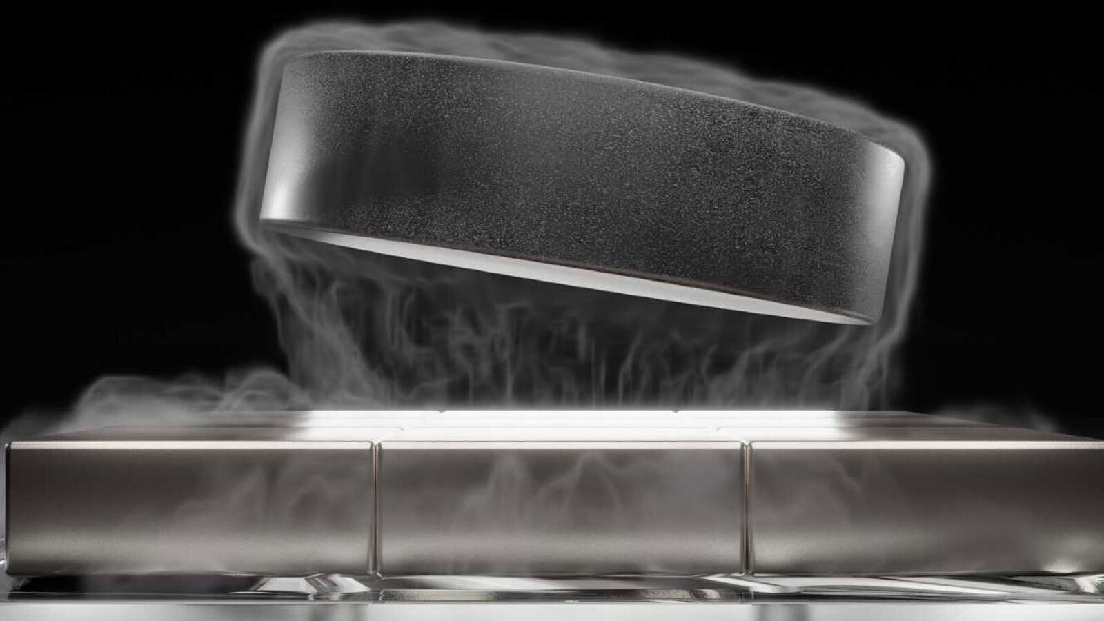 Superconduttività rafforzata dal vuoto quantistico: fino al 5,4%
