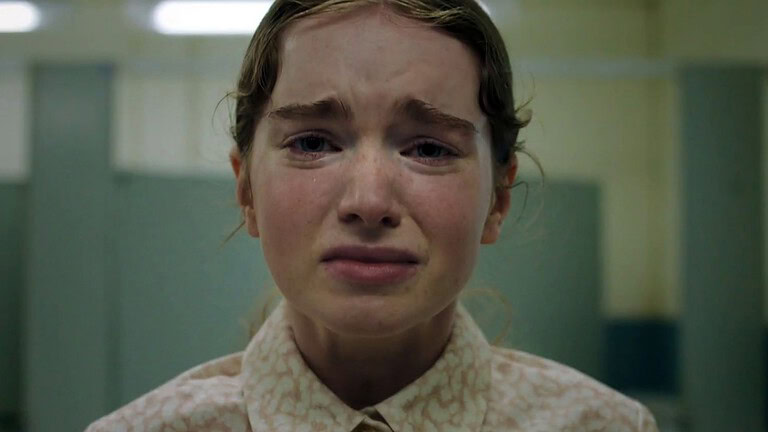 Carrie di Mike Flanagan: le compagne filmano la scena delle docce