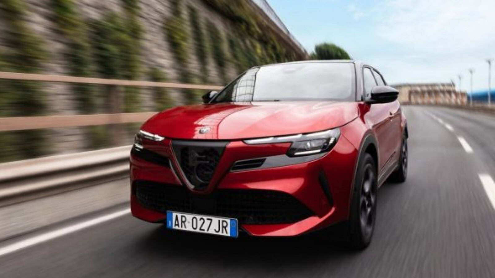 Alfa Romeo Junior 2027: interni rinnovati e più dotazioni