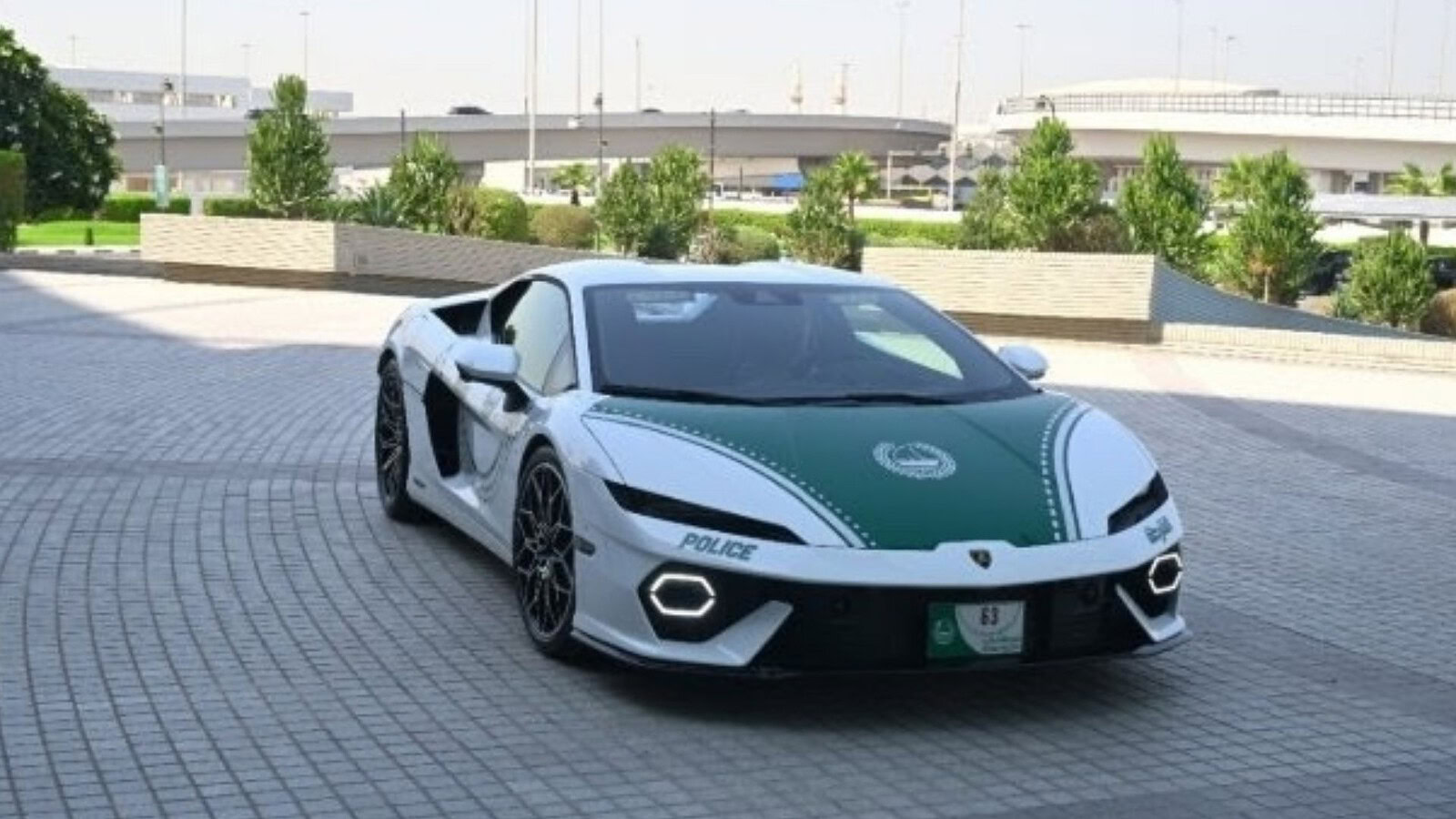 Lamborghini Temerario, la Polizia di Dubai la usa per i turisti