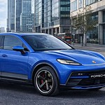 Porsche Macan termica, strano muletto con creste al Nürburgring