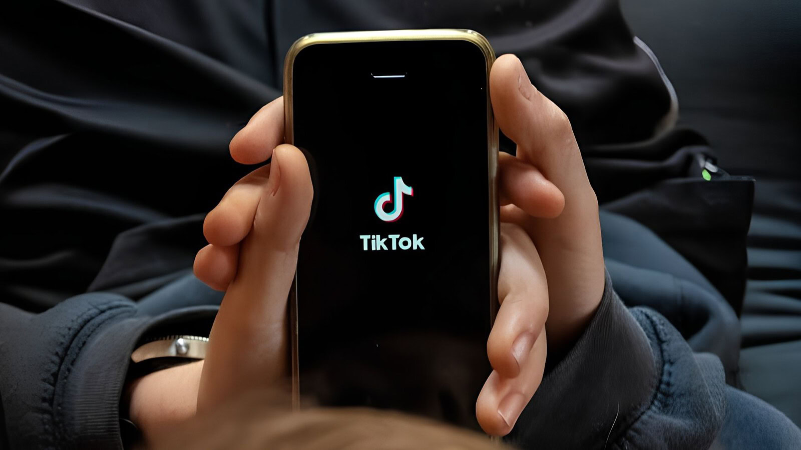 TikTok, da Oxford Street a Milano: la stessa sequenza di proteste