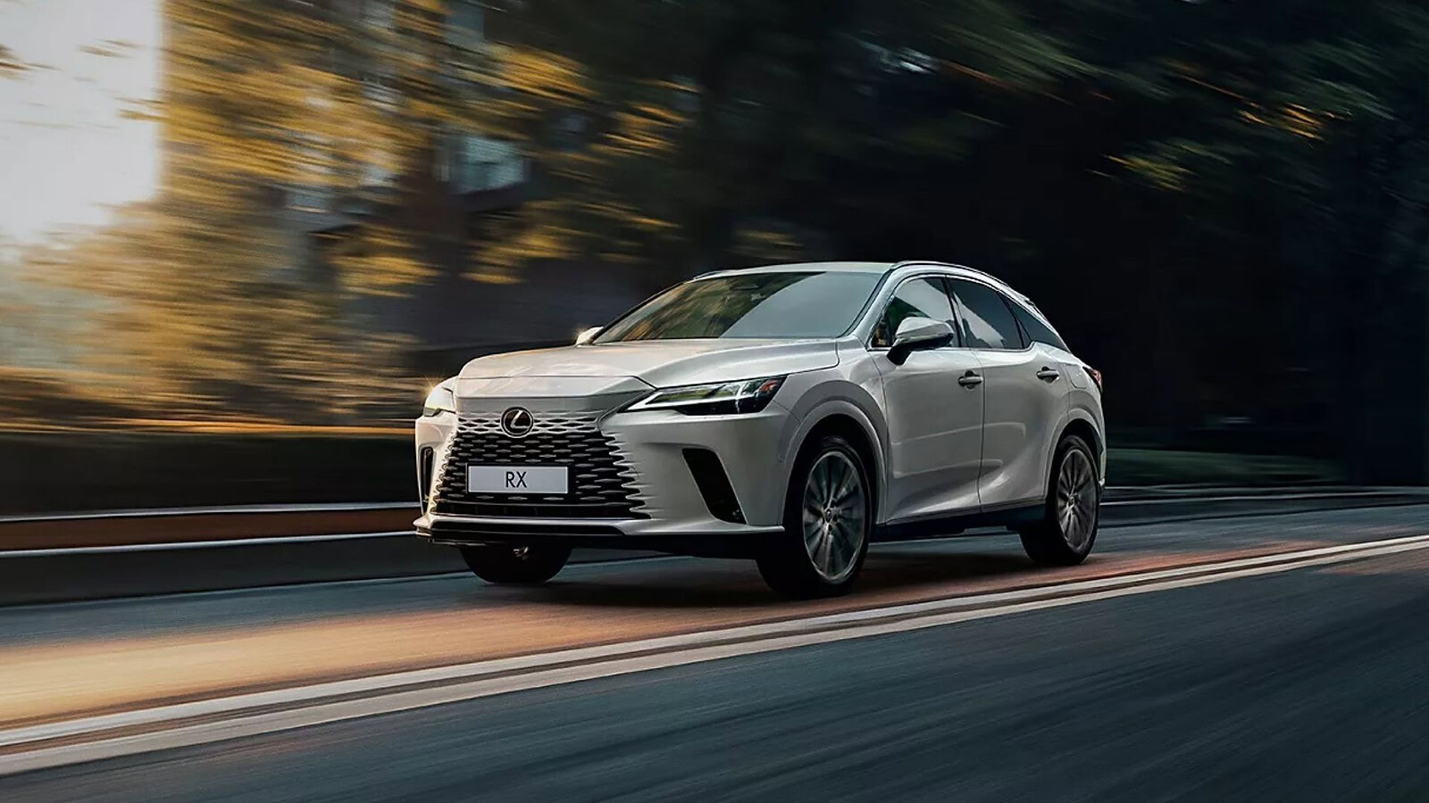 Lexus RX, cosa significa davvero la sigla sul portellone