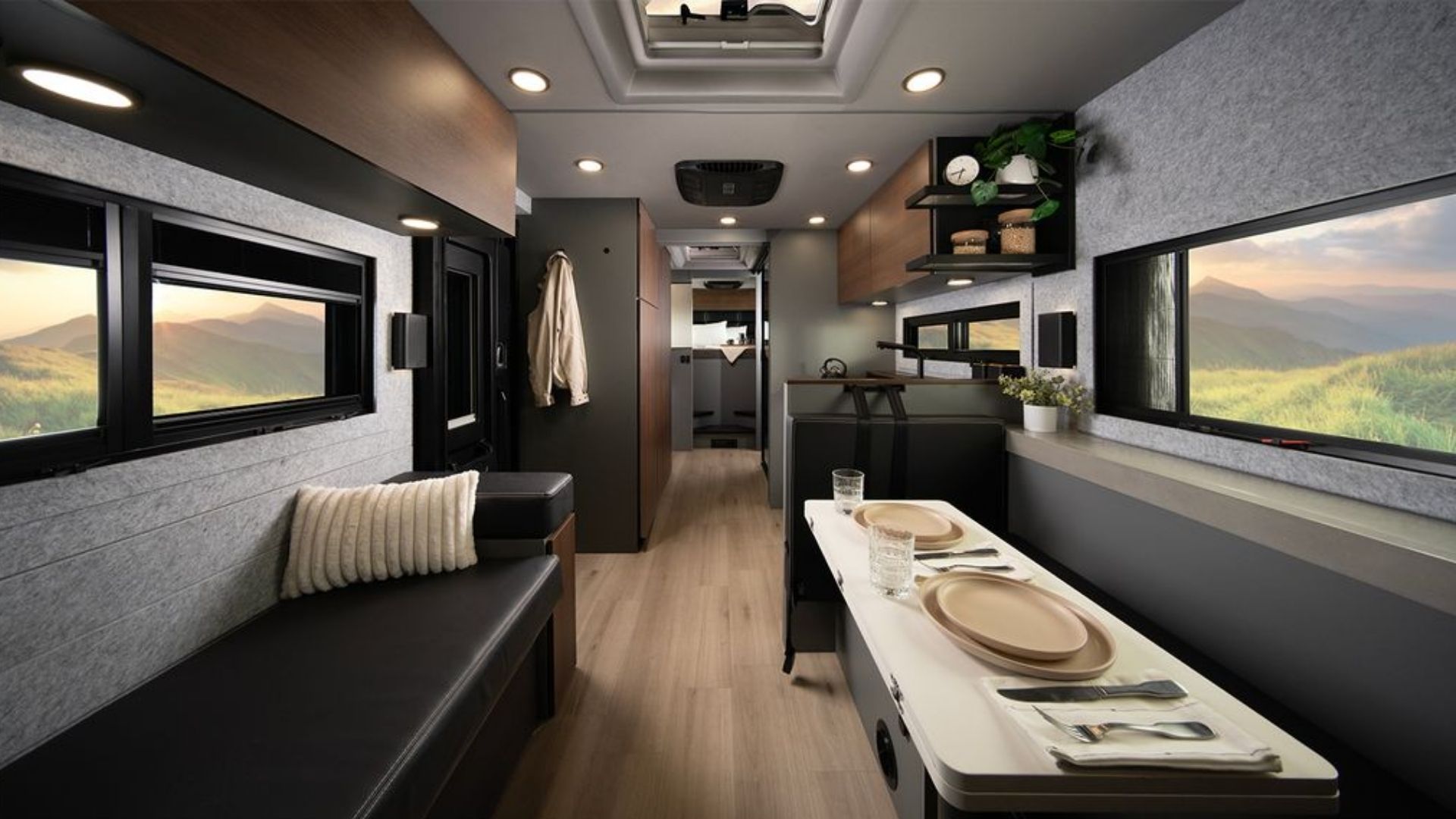 camper elettrico Entegra Coach Embark, il camper elettrico con range extender