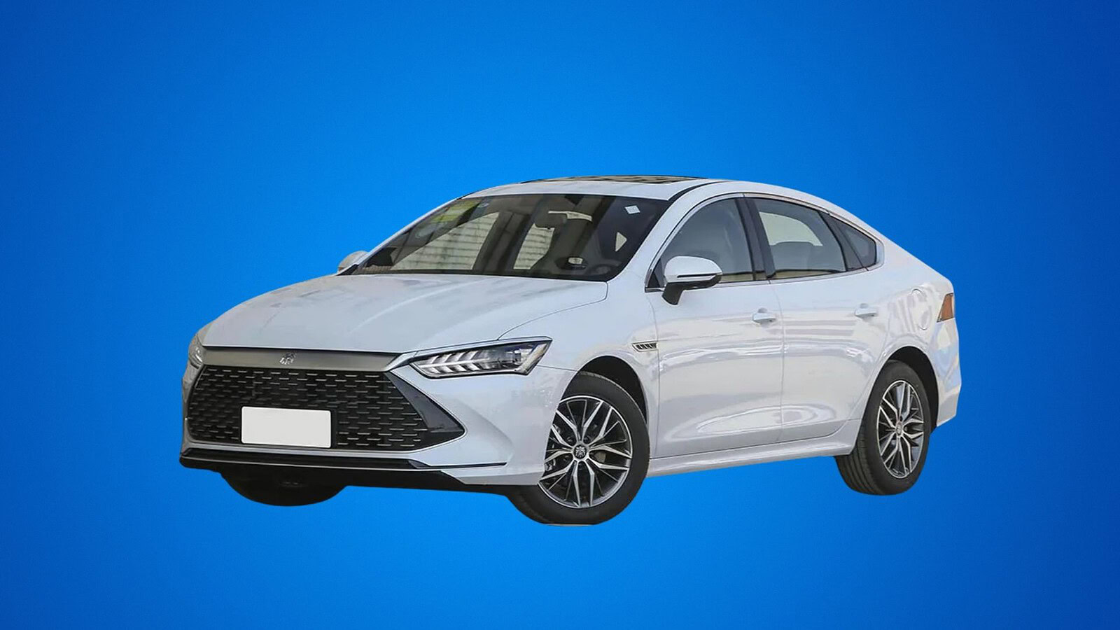 BYD Qin Plus DMi: berlina ibrida plug in fino a 2.290 km