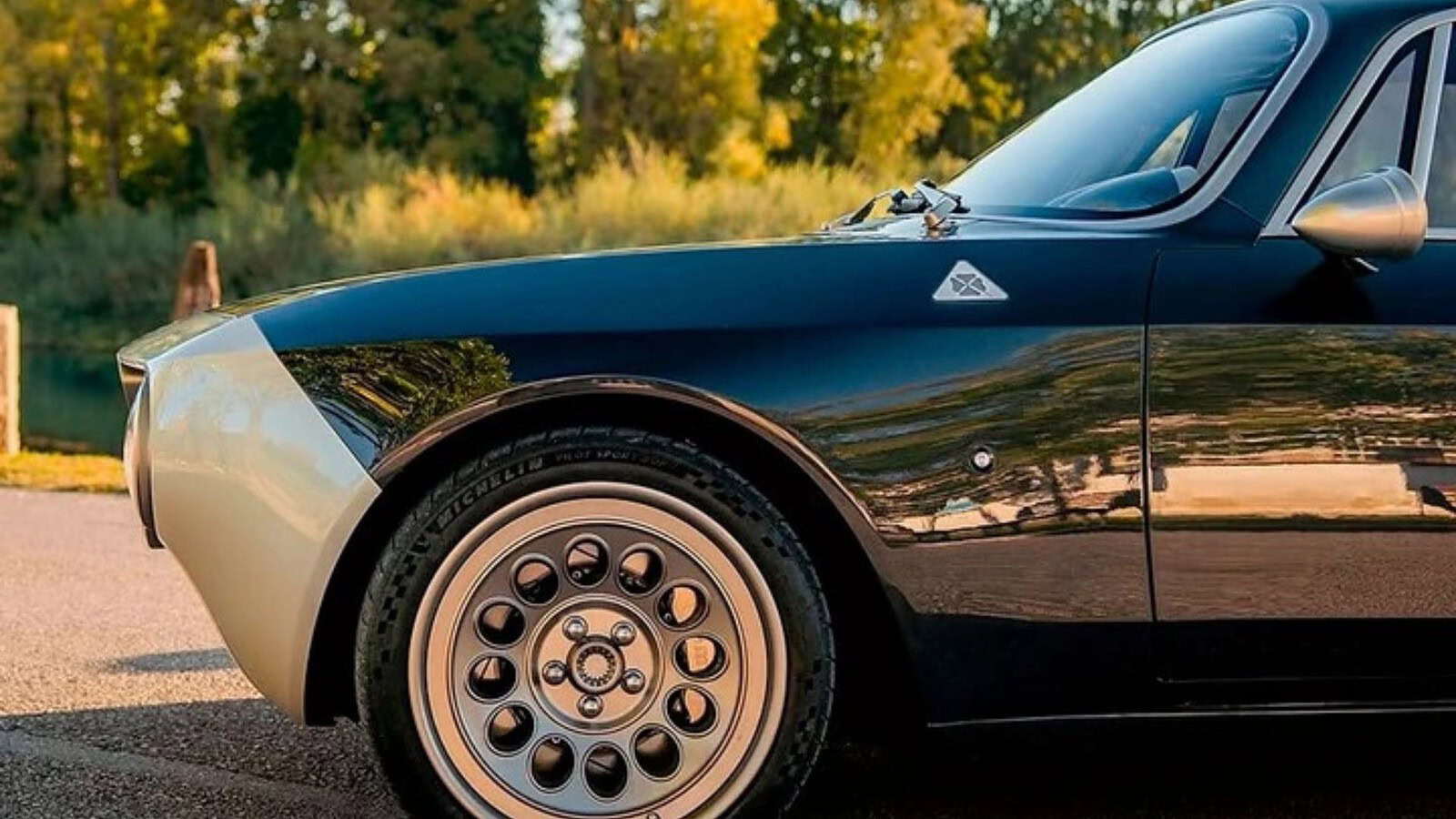 Totem GT Super Lyla: 640 CV e livrea bicolore anni '70