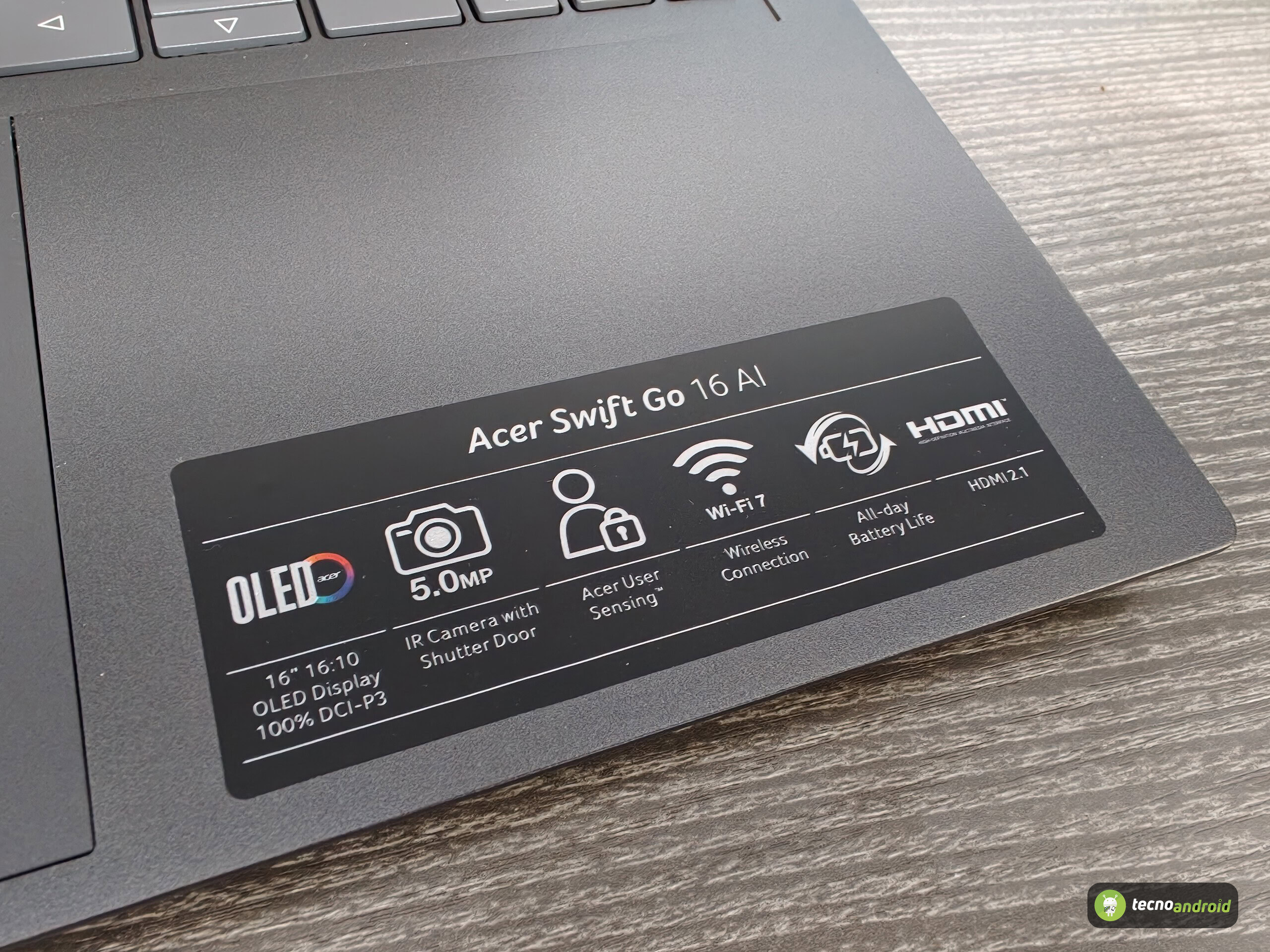 Acer Swift Go 16 AI - design