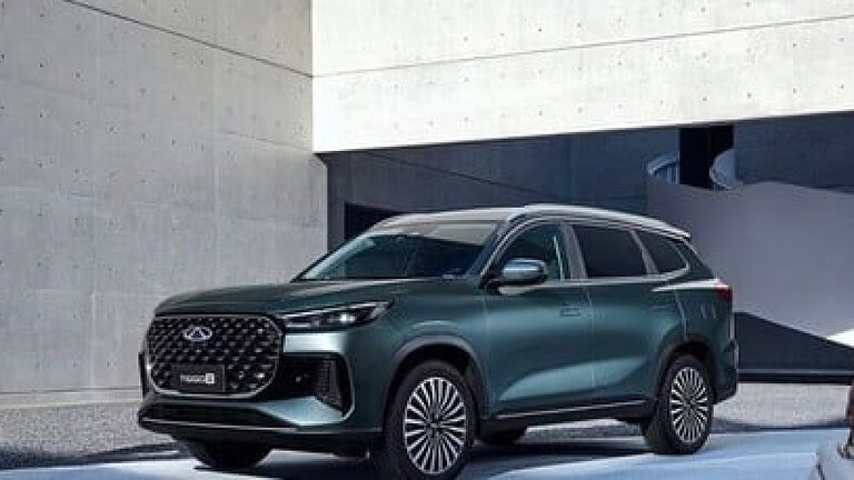Chery Tiggo 8 plug-in da 37.800 euro: 7 posti e 90 km elettrici