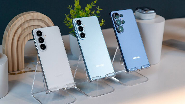 Galaxy S27 potrebbe arrivare a gennaio, ma resta il nodo memorie